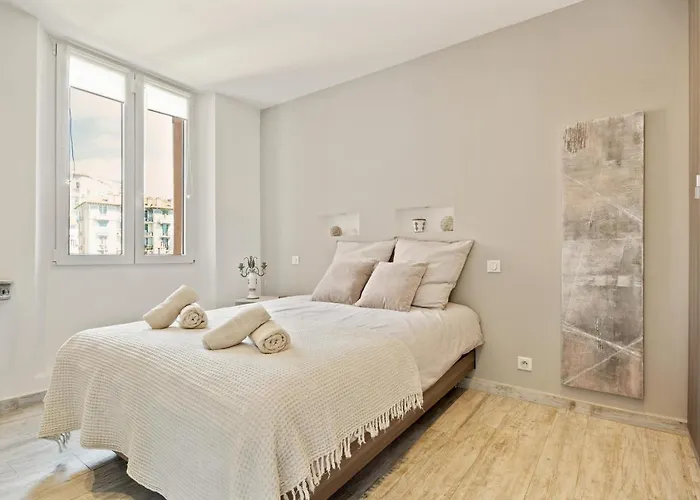 Duplex Forville شقة *